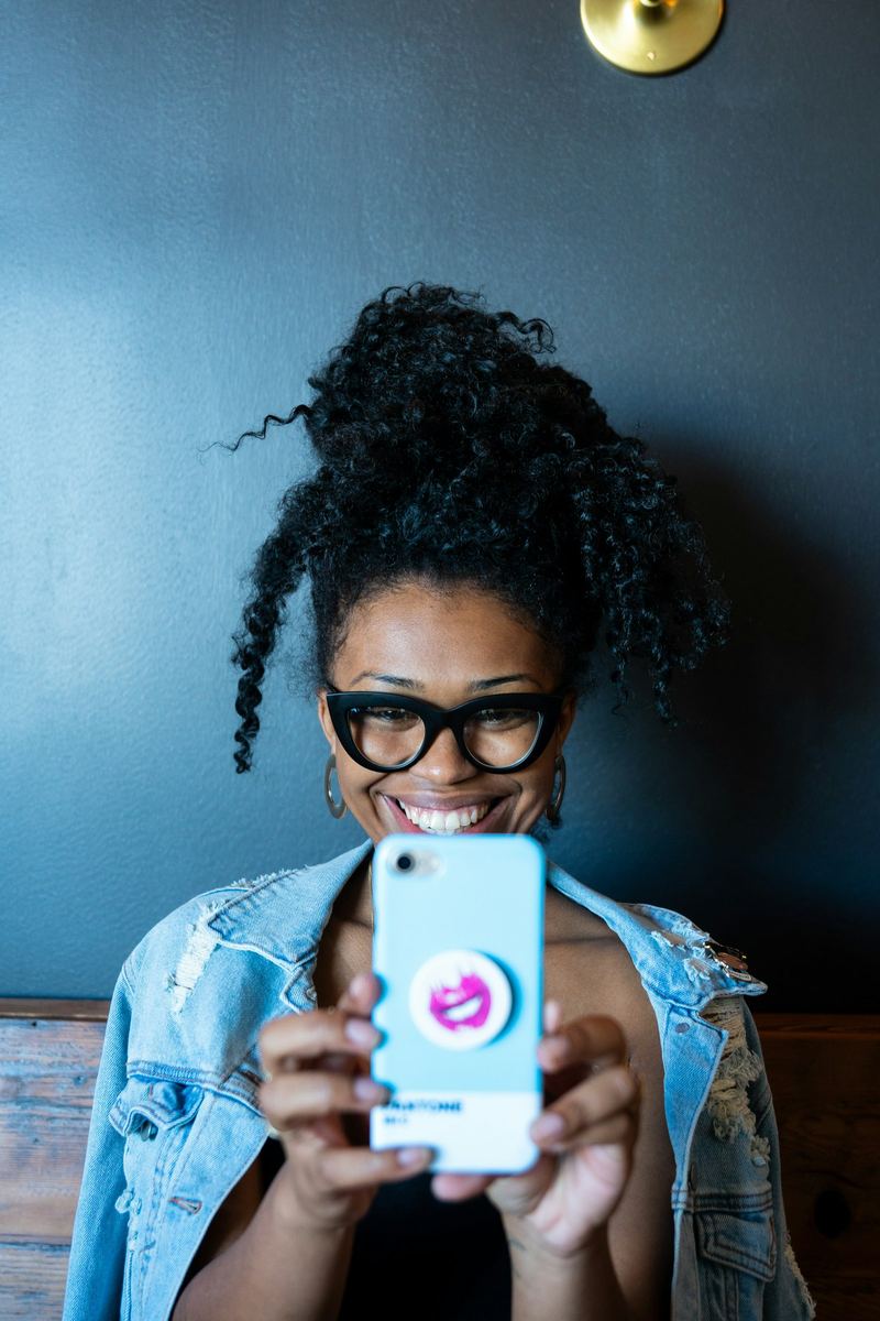Manage clients without drowning in WhatsApp